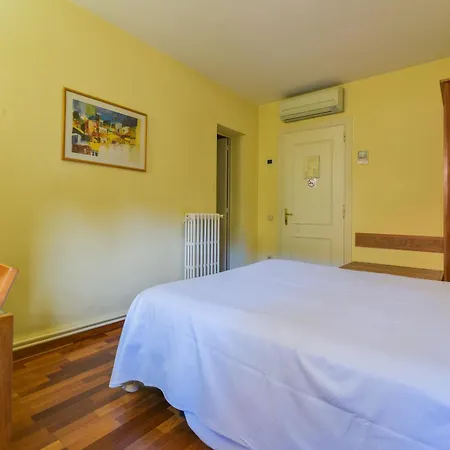 Hotel Robert